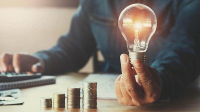 hand bulb suit hold money coins calculator